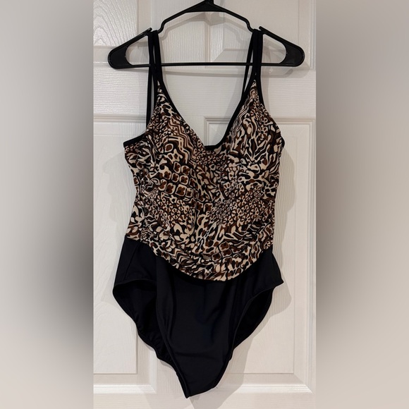 Trimshaper Other - Trimshaper Size 18 Leopard Animal Print Black One Piece Swimsuit Beach Vacation
